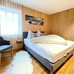 Quality Hosts Arlberg - Alptyrol 